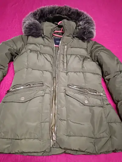 Parka acolchada verde con capucha - miniatura 2