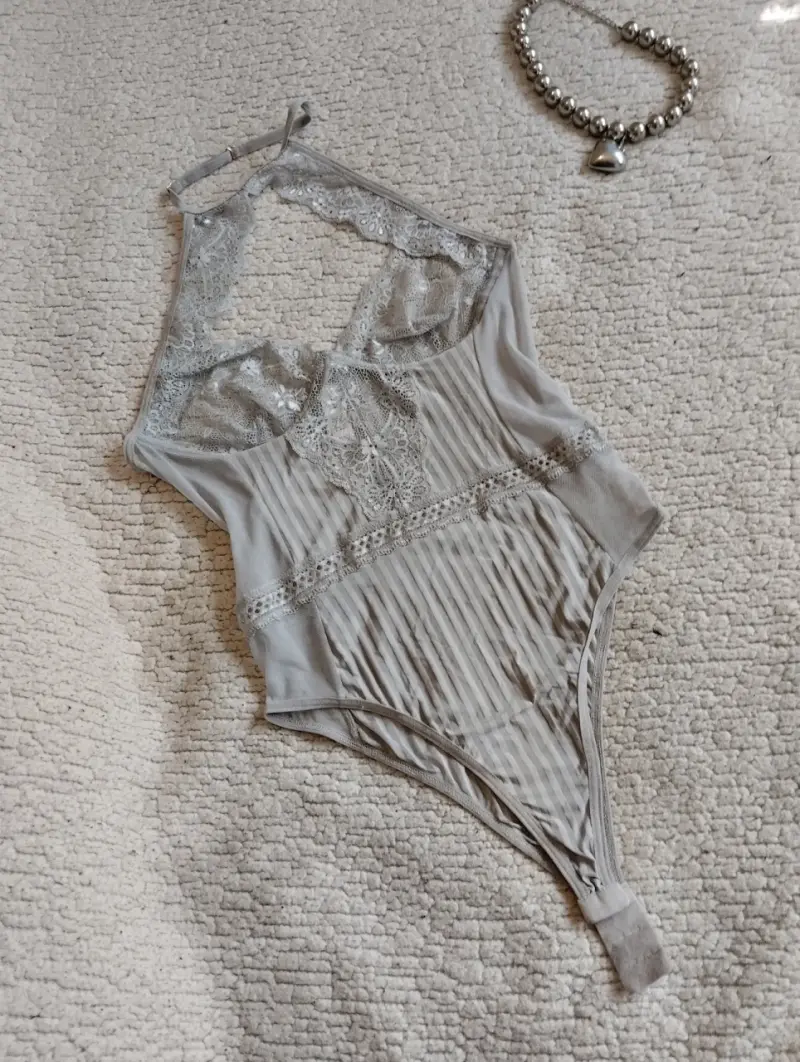 Body de encaje gris claro M - 1