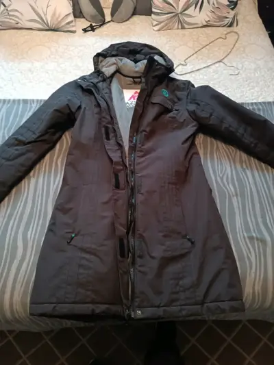 Parka larga negra con capucha - miniatura 1