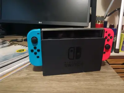 Consola Nintendo Switch con Joy-Con - miniatura 1