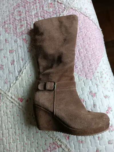Botas de cuero con tacón cuña - miniatura 3