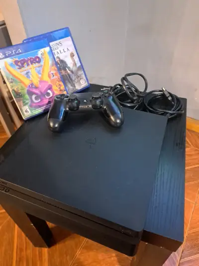 Consola PlayStation 4 con juegos - miniatura 1