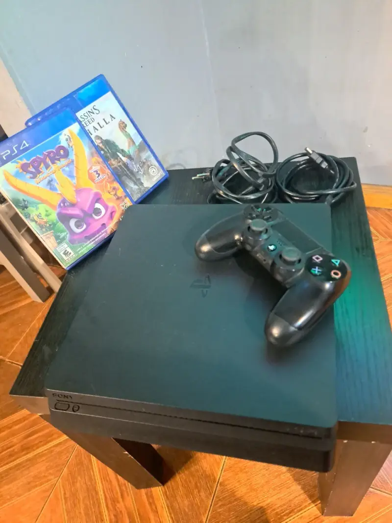 Consola PlayStation 4 con juegos - 2