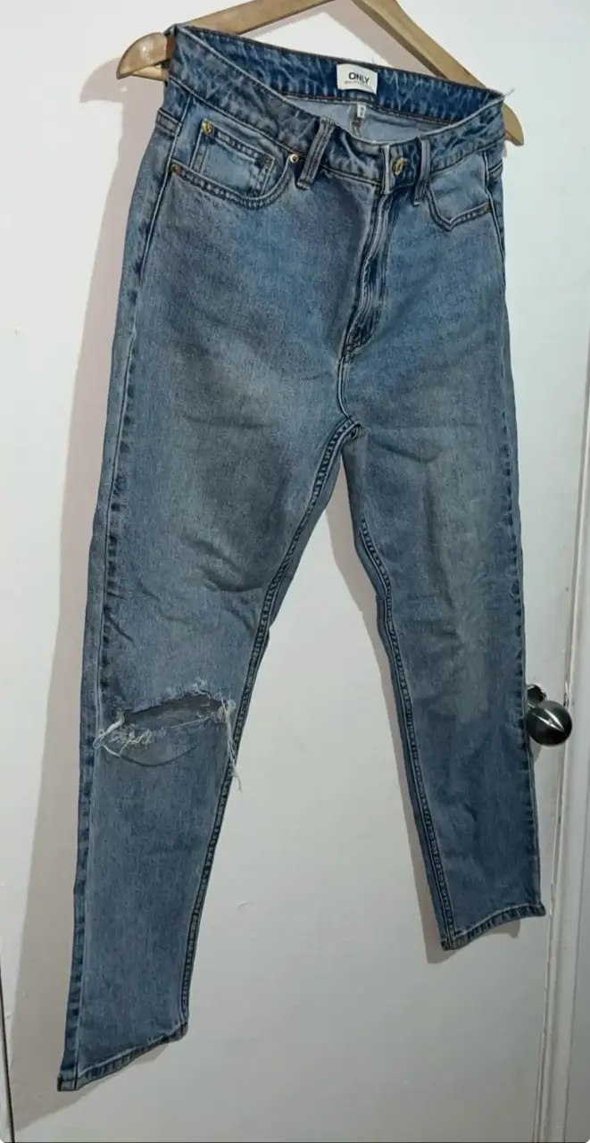 Jeans desgastados color azul