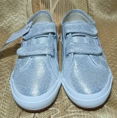 Zapatillas plateadas con velcro - miniatura 1