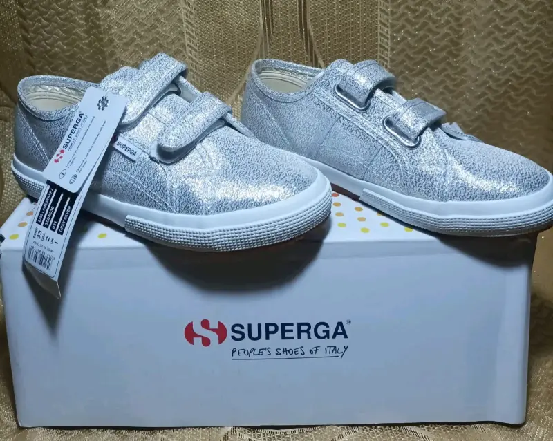Zapatillas plateadas con velcro - 2