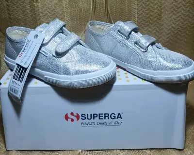 Zapatillas plateadas con velcro - miniatura 2