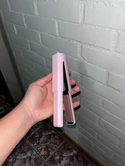 Plancha de pelo inalámbrica rosa - miniatura 3