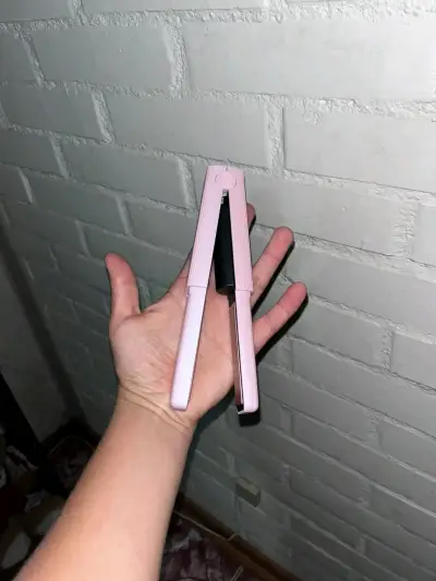 Plancha de pelo inalámbrica rosa - miniatura 4