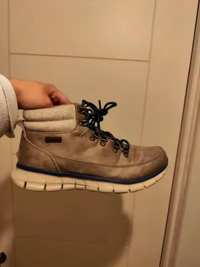 Botín Skechers beige para mujer - miniatura 1