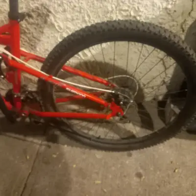 Bicicleta montaña Blackfox roja - miniatura 2