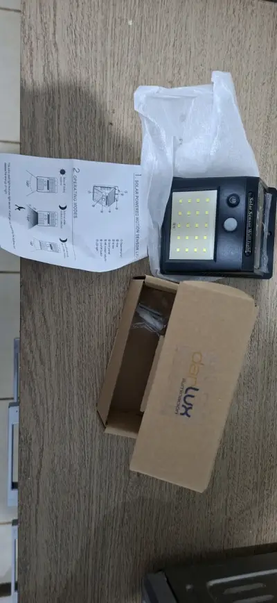 Luz solar con sensor de movimiento - miniatura 1