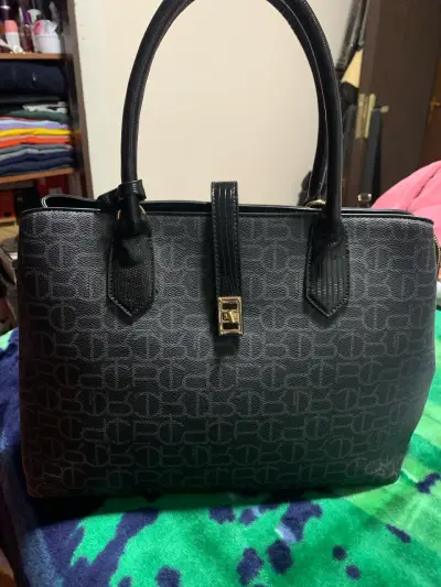 Cartera negra de mano elegante - miniatura 1
