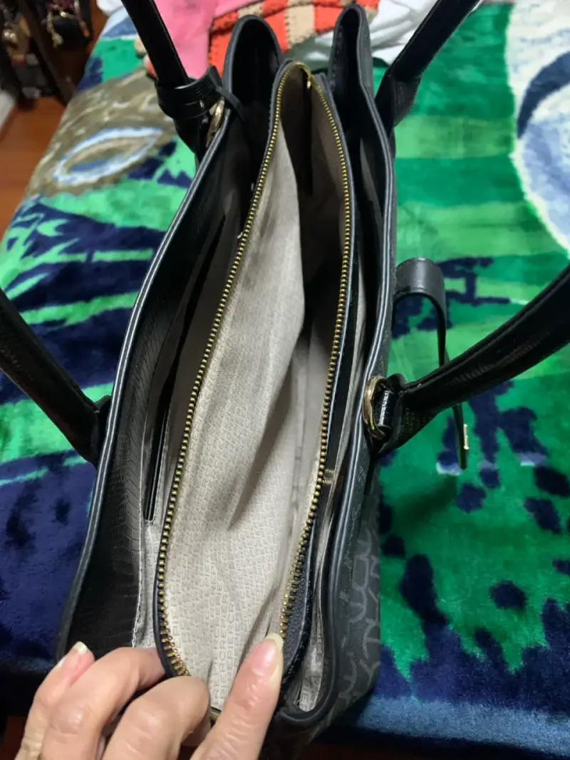 Cartera negra de mano elegante - 2