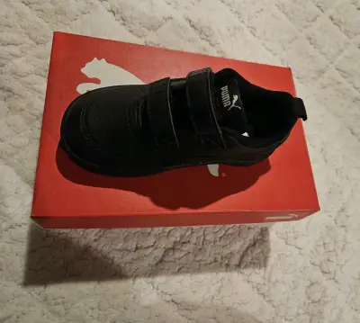 Zapatillas negras Puma para niño velcro doble - miniatura 1