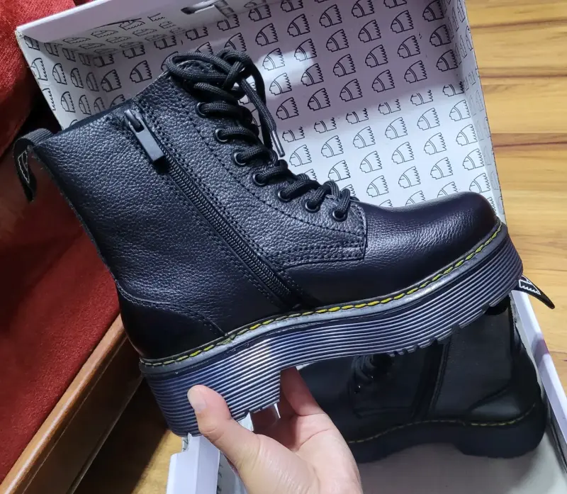 Botas negras de cuero - 2