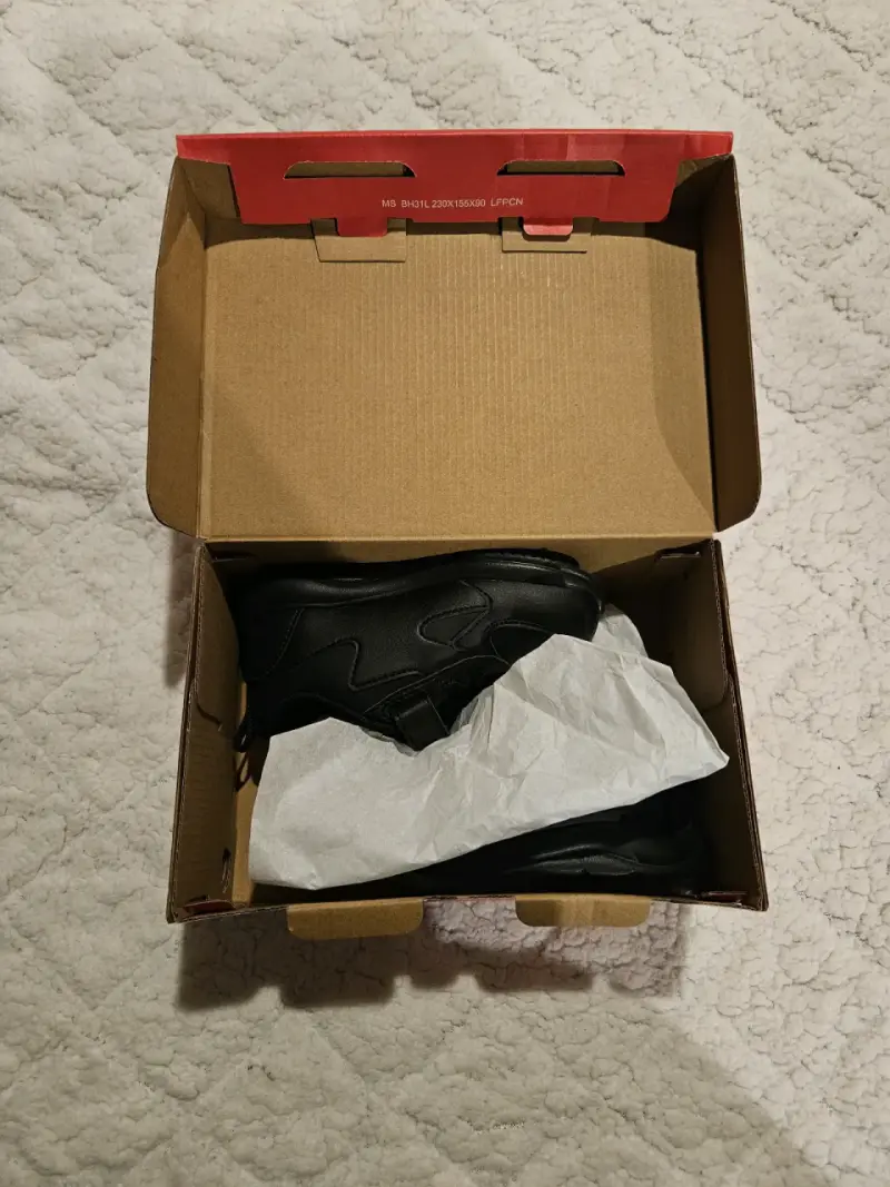 Zapatillas deportivas negras nuevas Puma