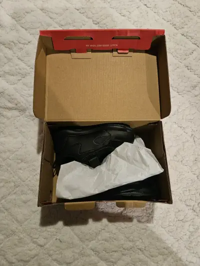 Zapatillas deportivas negras nuevas Puma - miniatura 3