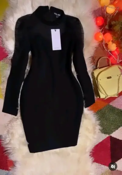 Vestido negro ajustado, con transparencia, nuevo - miniatura 1