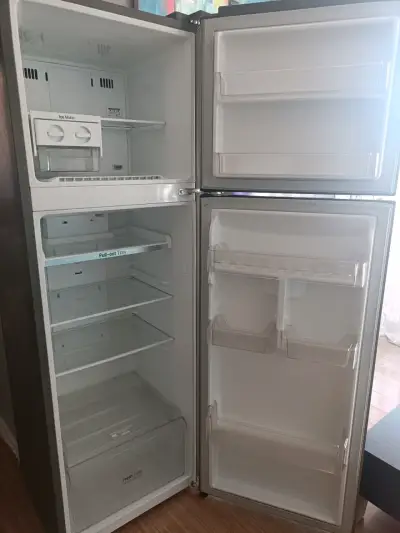 Refrigerador para repuestos o reparar - miniatura 1