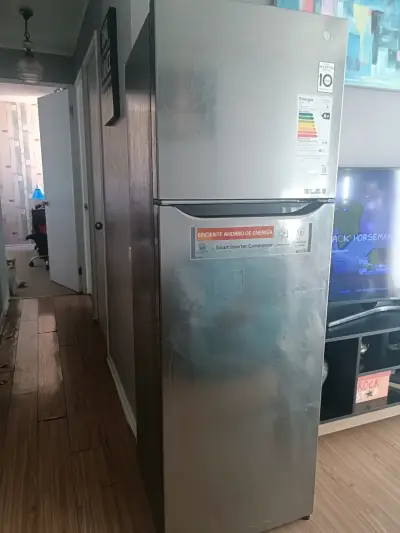 Refrigerador para repuestos o reparar - miniatura 2