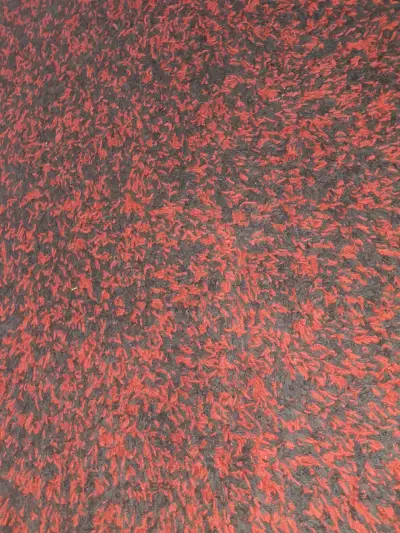 Alfombra roja y negra - miniatura 3