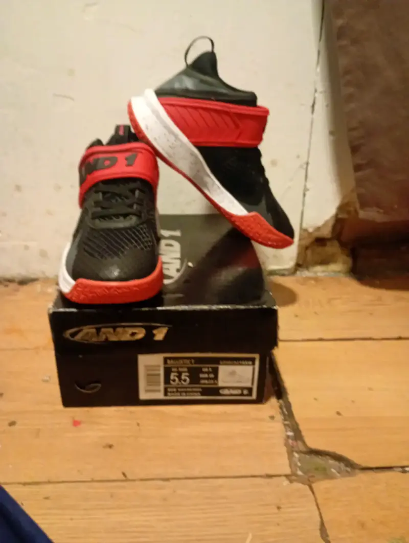 Zapatillas AND1 negras y rojas - 2