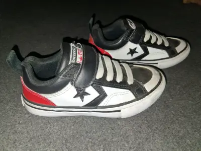 Zapatillas infantiles blanco y negro converse - miniatura 3