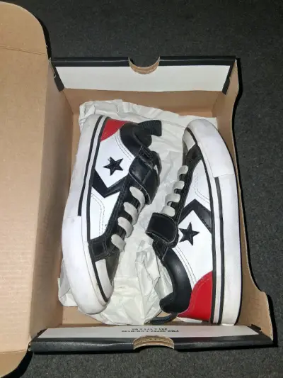 Zapatillas infantiles blanco y negro converse - miniatura 4