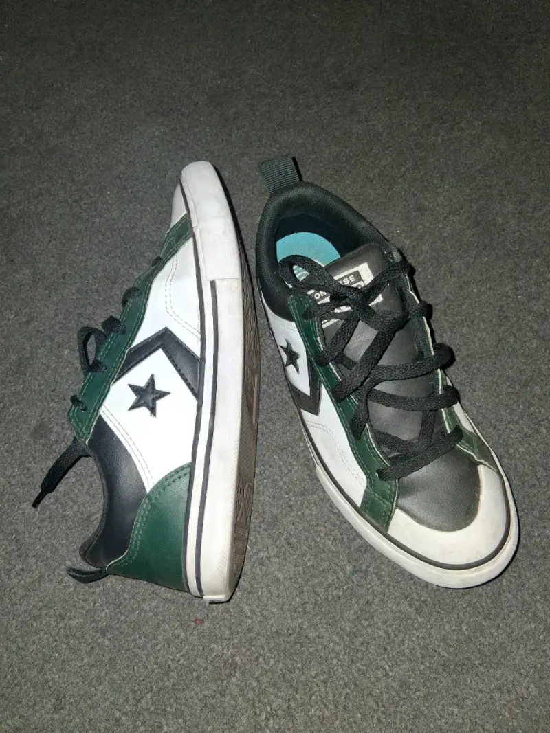 Zapatillas deportivas verde y negro Converse - 1