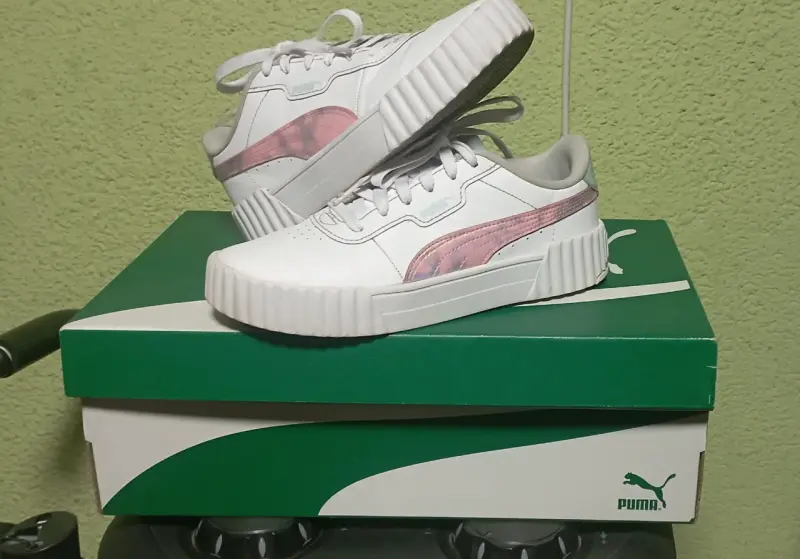 Zapatillas Puma blancas y rosas - 1