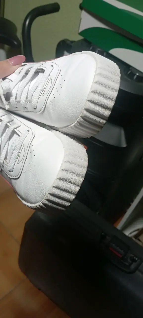 Zapatillas Puma blancas y rosas - 2
