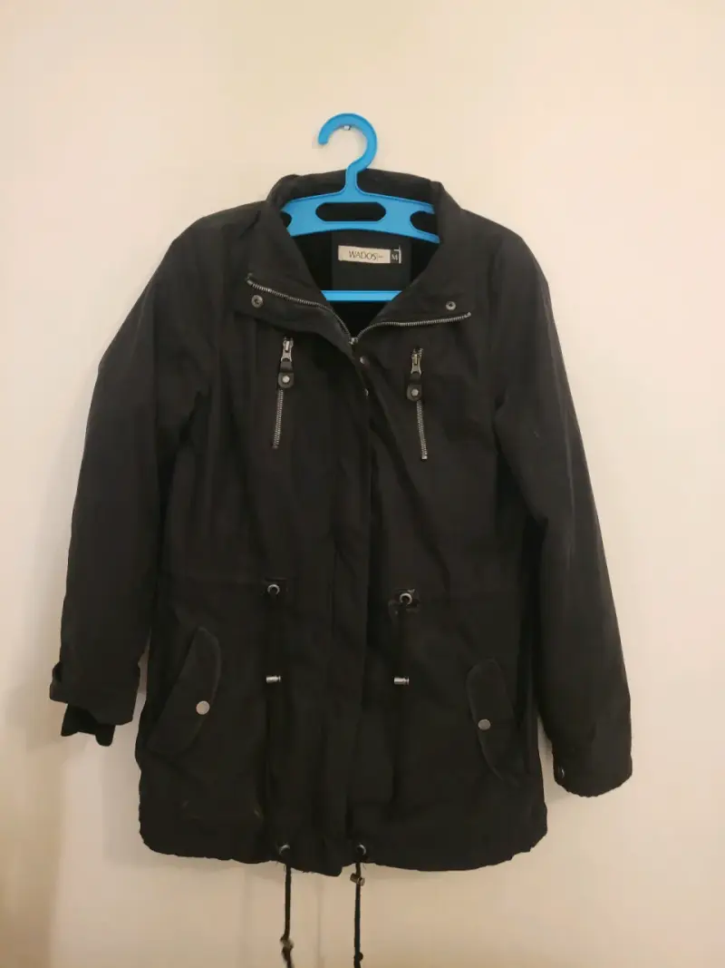 Parka negra de Wados - 1