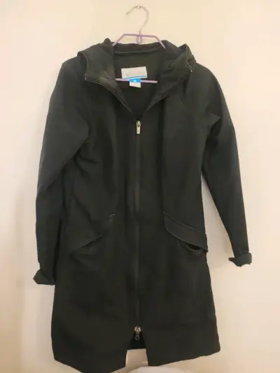 Parka negra con capucha Columbia - miniatura 1