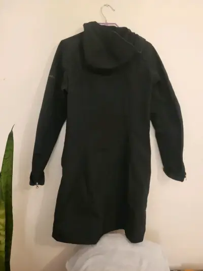 Parka negra con capucha Columbia - miniatura 3