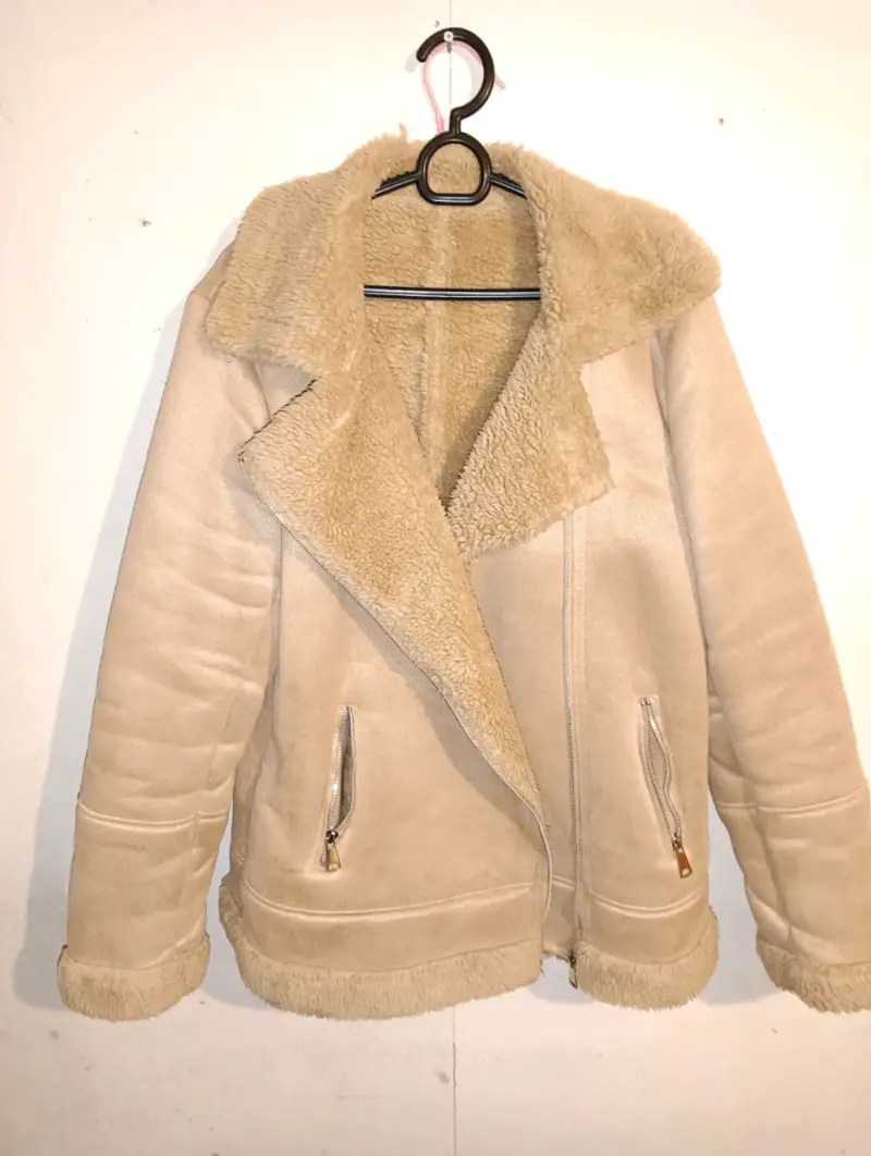Chaqueta beige de lana