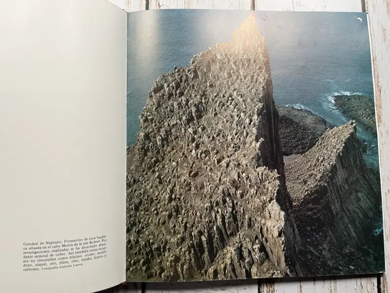Libro Antártica: El Reino de los Hielos - 5