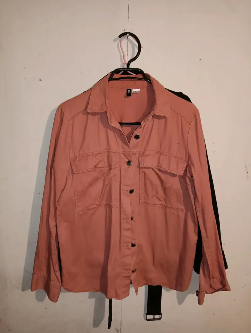 Camisa rosada de mujer