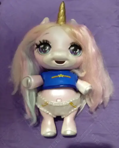 Muñeca unicornio interactiva - miniatura 1