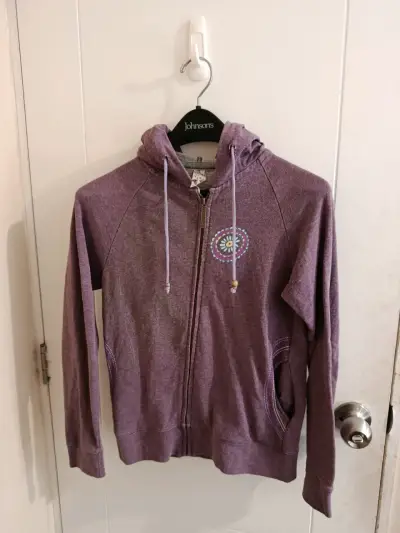Polerón morado con capucha - miniatura 1