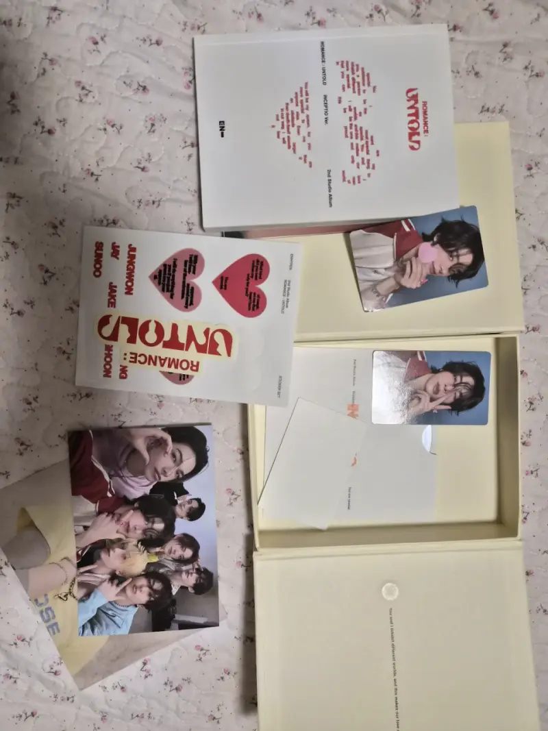 Enhypen album ROMANCE: UNTOLD - 3