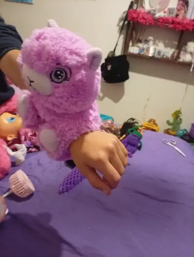 Marioneta alpaca púrpura peluche - miniatura 1
