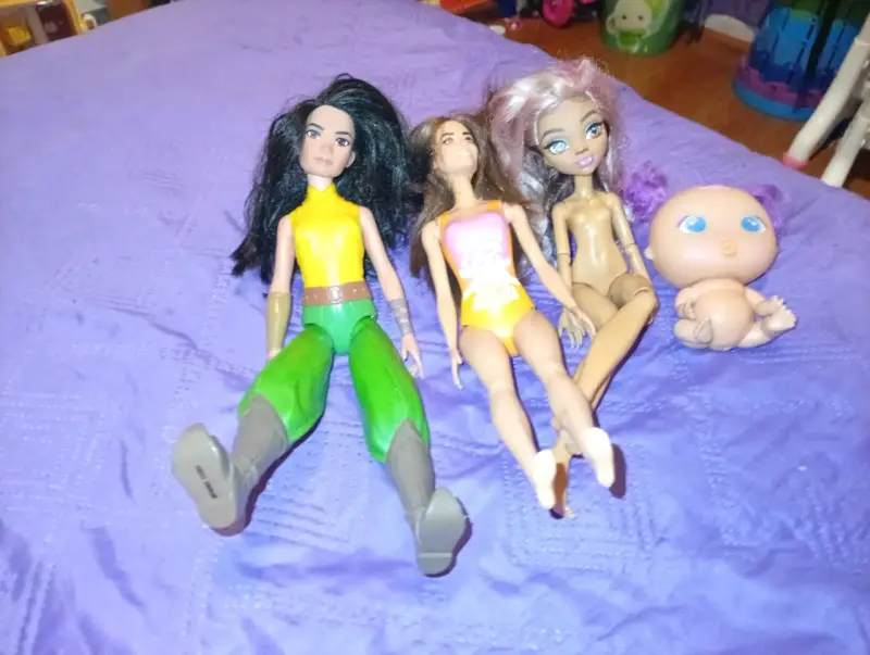 Muñecas variadas colección