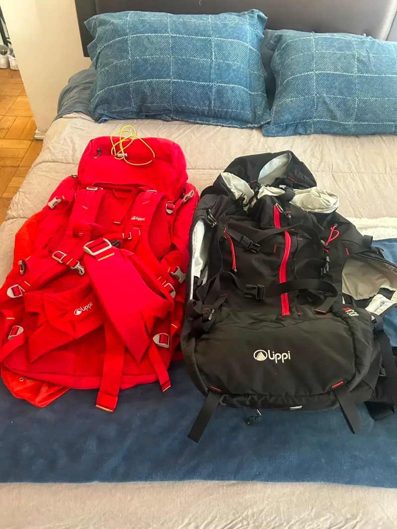 Mochilas rojas y negras 60+10 - 4