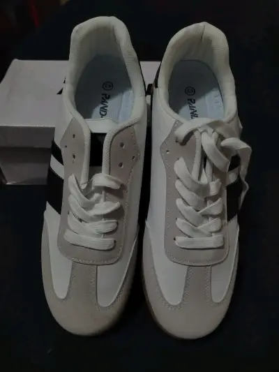 Zapatillas blancas deportivas - miniatura 3
