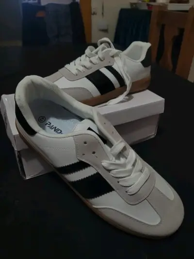 Zapatillas blancas deportivas - miniatura 4