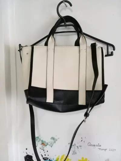 Bolso bicolor blanco y negro - miniatura 2