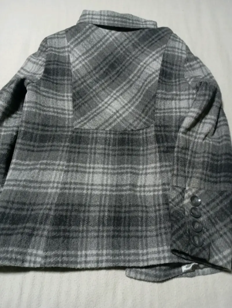 Abrigo de cuadros gris - 2