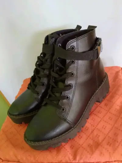 Botines negros de ecocuero talla 37 - miniatura 2