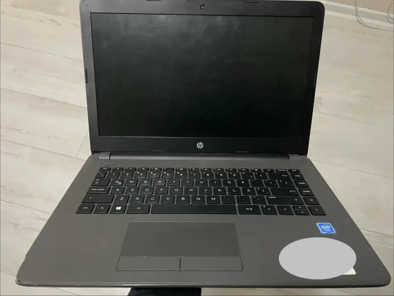 Notebook HP pantalla 15 pulgadas - 1